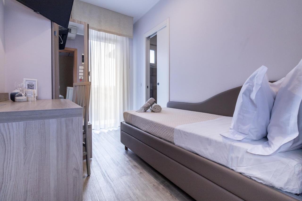 Hotel Alfonsina Ричоне Екстериор снимка