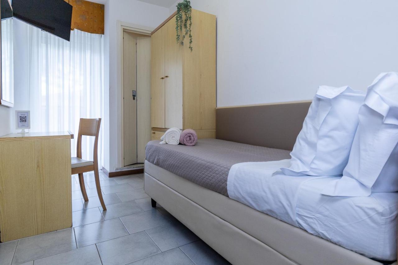 Hotel Alfonsina Ричоне Екстериор снимка
